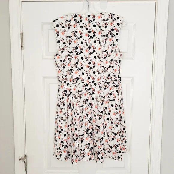 NWOT French Connection White Floral Fit and Flare Dress Size 8 - Picture 3 of 8